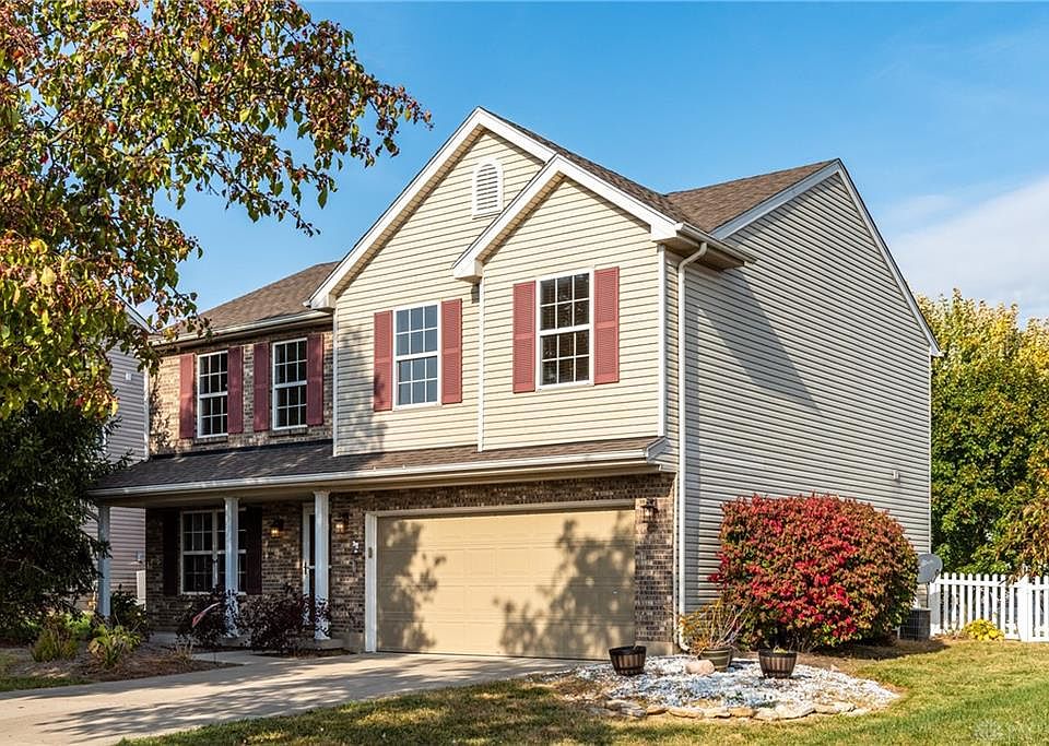 1st image of 32 Worthington Dr