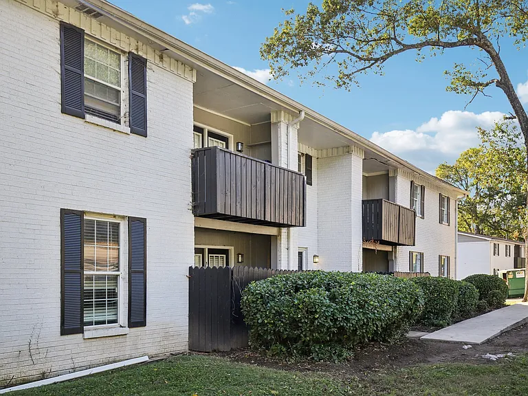 Willow Apartments — Photo 50
