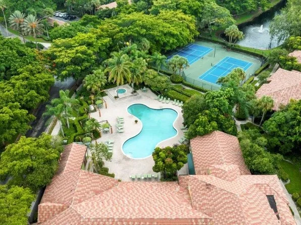 Indian Hills Apartments