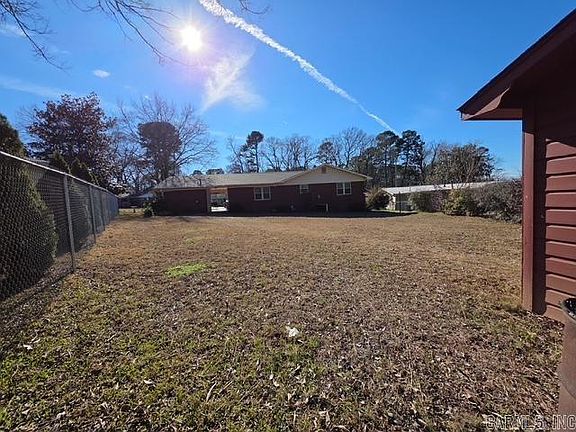 3rd image of 1302 Crystal