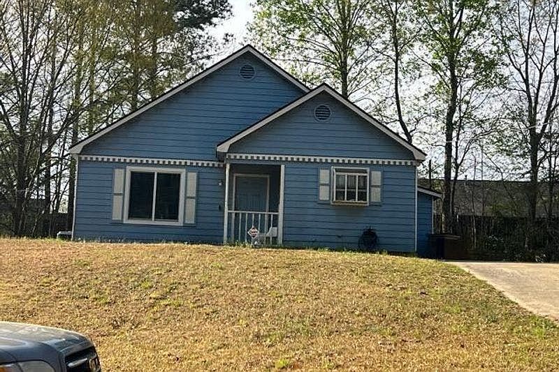 1st image of 48 Cardinal Ln