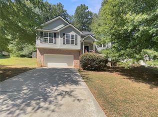 18 Forest Ln, Newnan, GA 30263