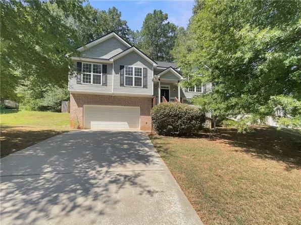 18 Forest Ln, Newnan, GA 30263