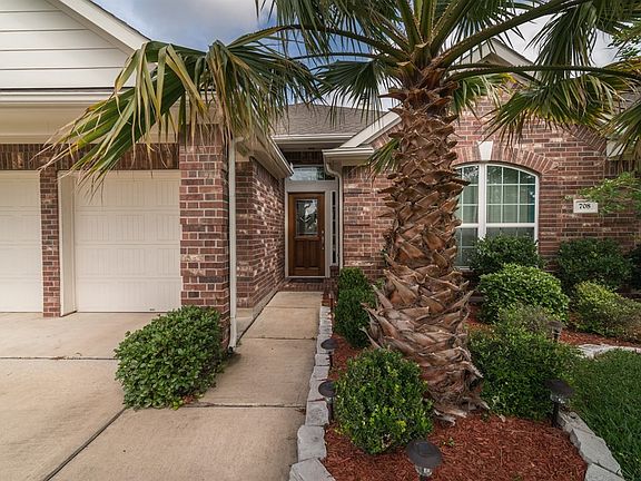 5th image of 708 Harvard Pointe Dr