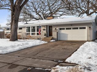 7810 Cedar Lake Rd S, Minneapolis, MN 55426