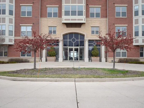 4130 South Lake DRIVE #278, Saint Francis, WI 53235