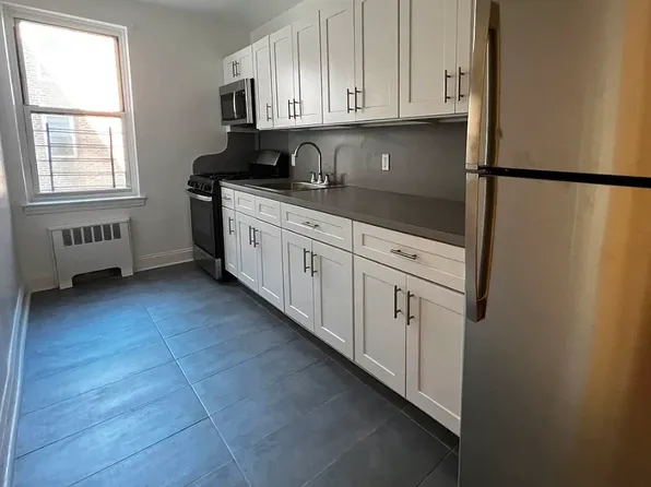 14329 Barclay Ave APT 5B, Flushing, NY 11355