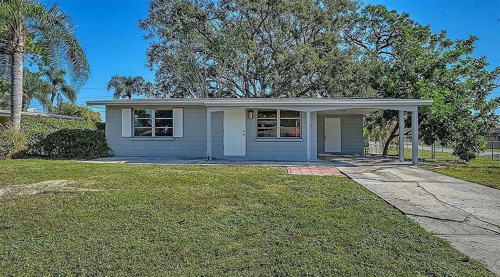 Nutmeg Ave, Sarasota — Photo 1