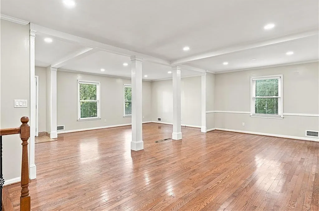 4 bed, 3.5 bath, 2762 sqft, $2,850 — Photo 2
