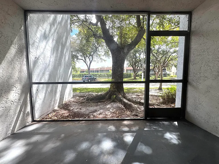 701 N Pine Island Rd #105 — Photo 14