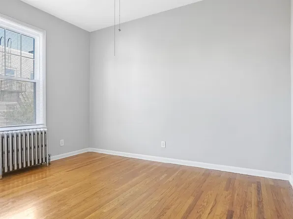 128 Oak Street image 14 of 20