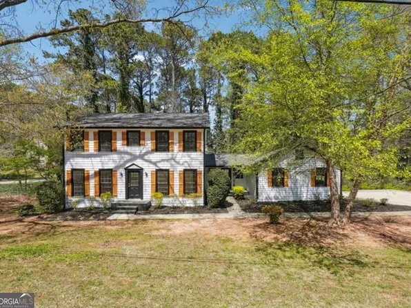 6364 Queen View Ln, Stone Mountain, GA 30087