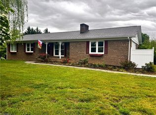 417 Fulton Ave, Mount Airy, NC 27030