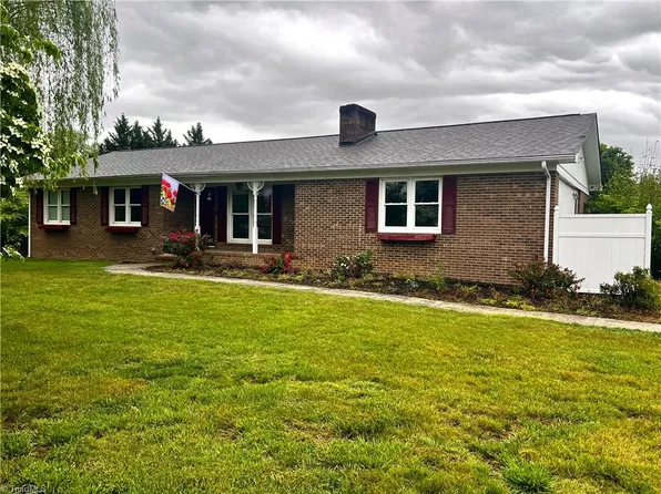 417 Fulton Ave, Mount Airy, NC 27030