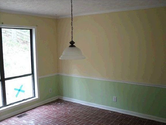 5th image of 443 Julie Anne Way