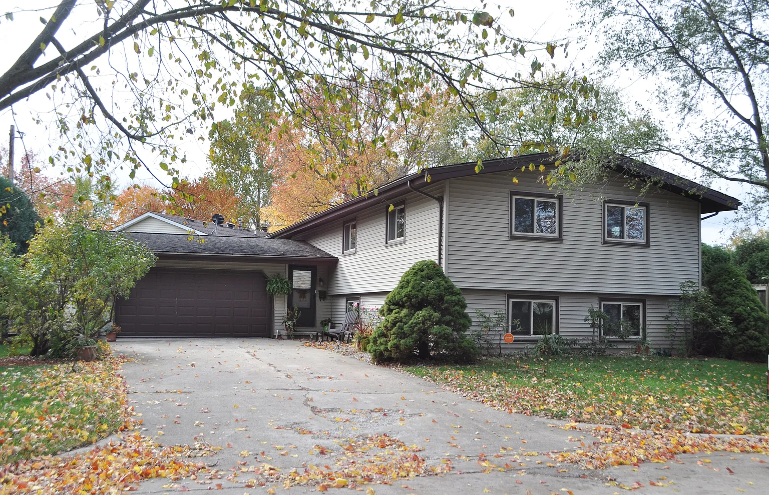 1705 Kingston Dr photo 1