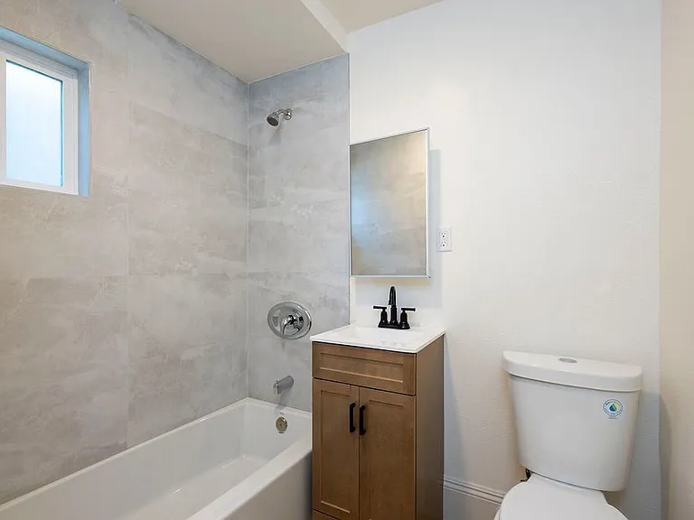 914 E Martin Luther King Jr Blvd #914.5 — Photo 7