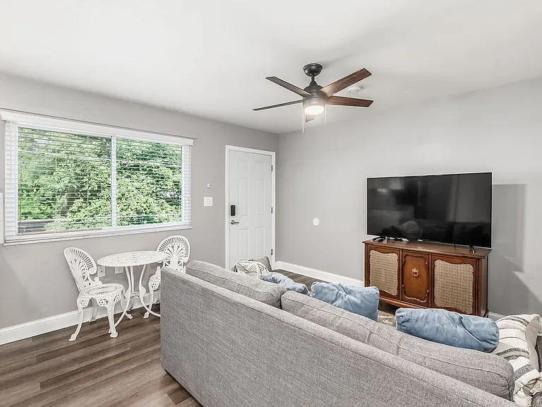 2103 Iuka Ravine — Photo 15