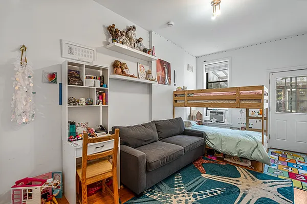 Rented by Daniel Gale Sotheby's International Realty | media 19