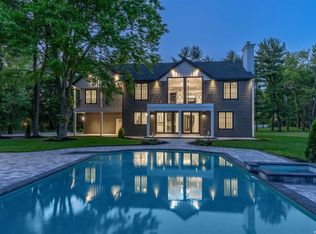 9 Locust Ln, Glen Head, NY