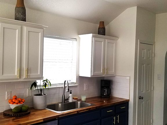 Kitchen (1)