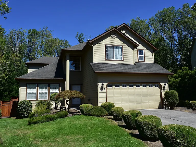 1834 NW Poplar Ct — Photo 1