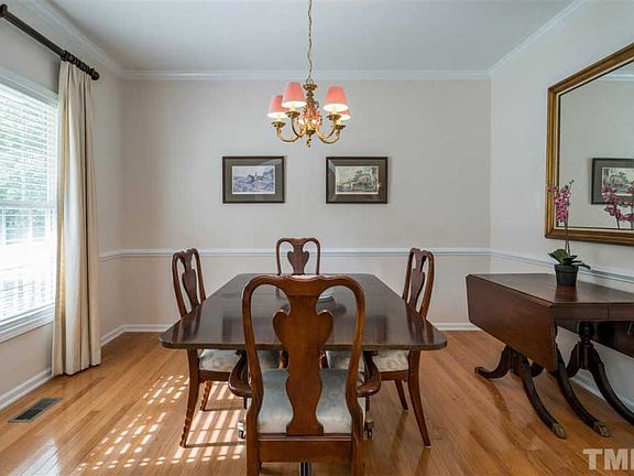 4th image of 4802 Carmen Ln