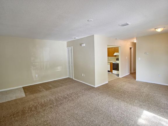 4th image of 605 Fenton Pl Unit 302