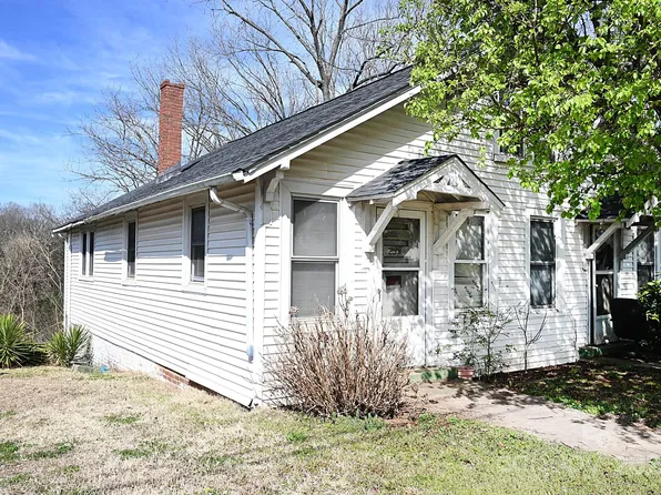 234 S Ervin Ave, Newton, NC 28658