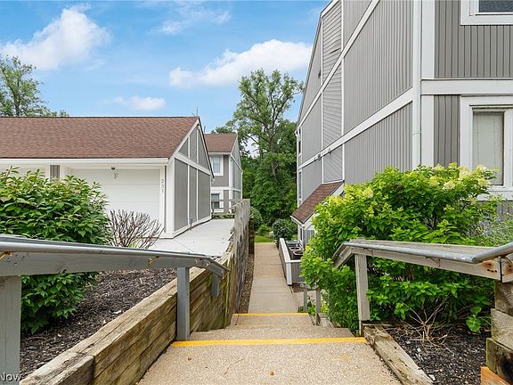 4th image of 227 Portage Lakes Dr E