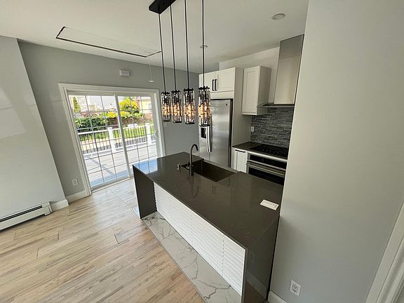 3rd image of 250 Lake Dr #B