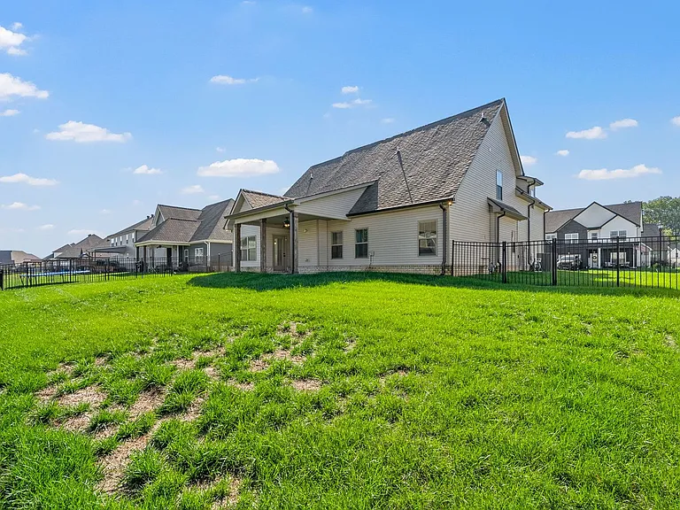 573 Bowden Dr — Photo 41