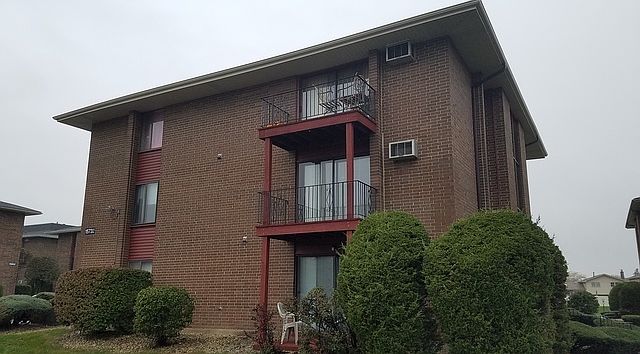 1st image of 15732 Terrace Dr #Ro3
