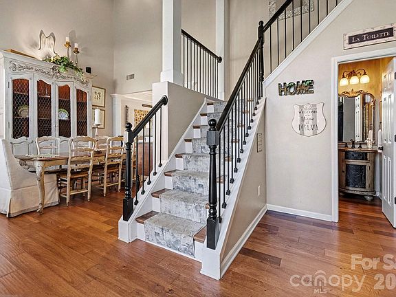 2nd image of 8842 Fieldcroft Dr