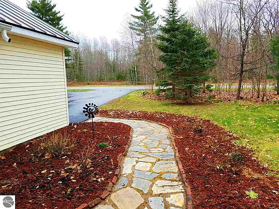 4th image of 10360 Woodwind Dr