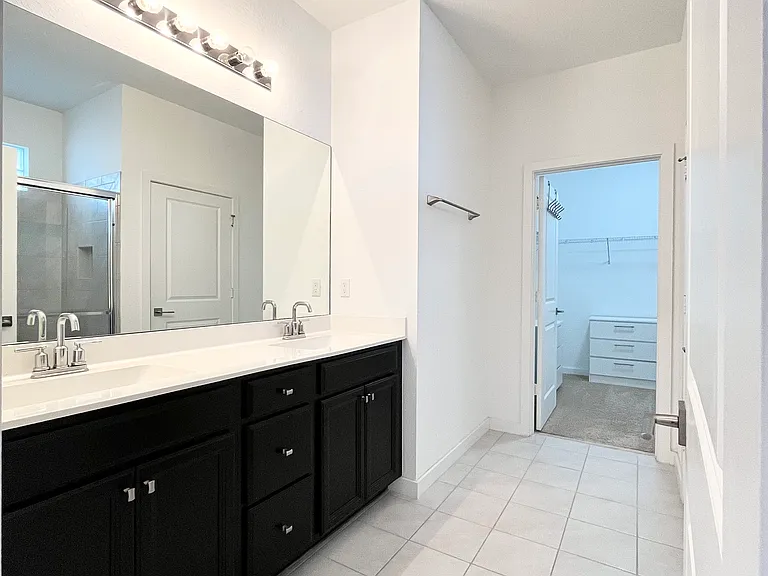 En-suite bathroom