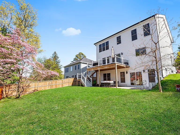 6806 Farragut Ave — Photo 49
