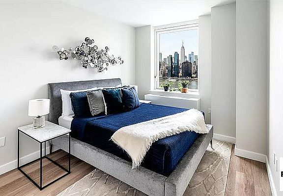 4th image of 2-15 51st St #4