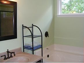 5th image of 937 Baker Dr