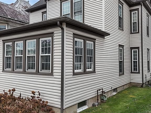 3rd image of 525 3rd St