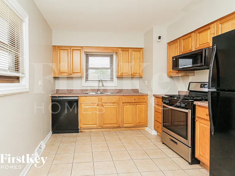 7744 Lotus Ave — Photo 6