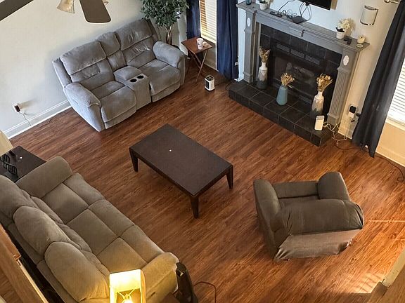 2nd image of 2132 Kings Chapel Rd