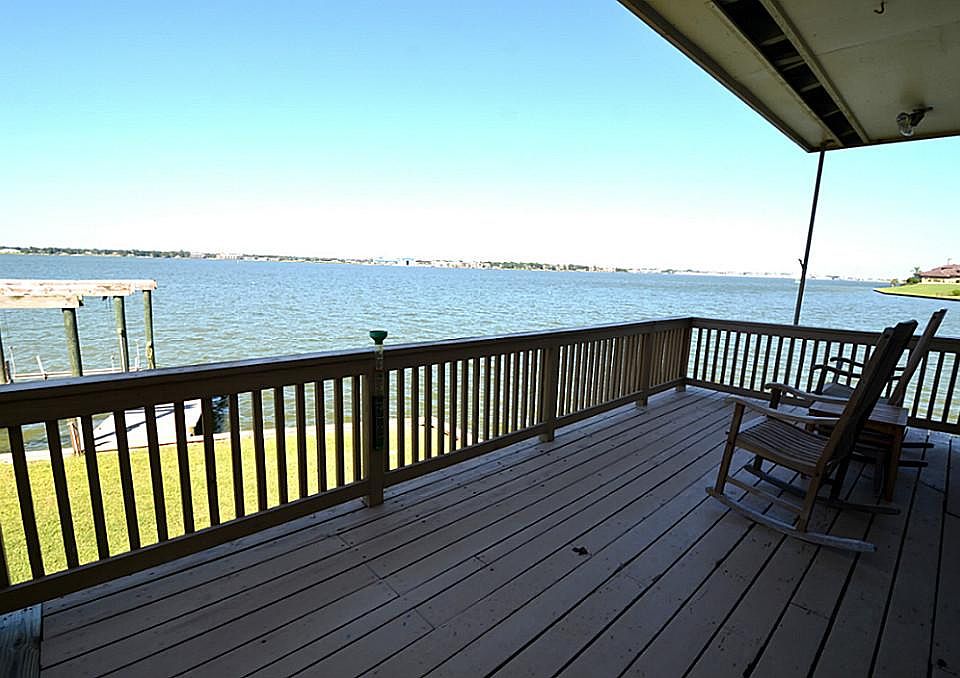 1st image of 1802 Cove Park Dr