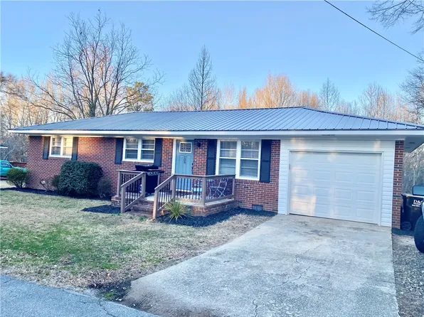 108 Clinkscales St, Belton, SC 29627