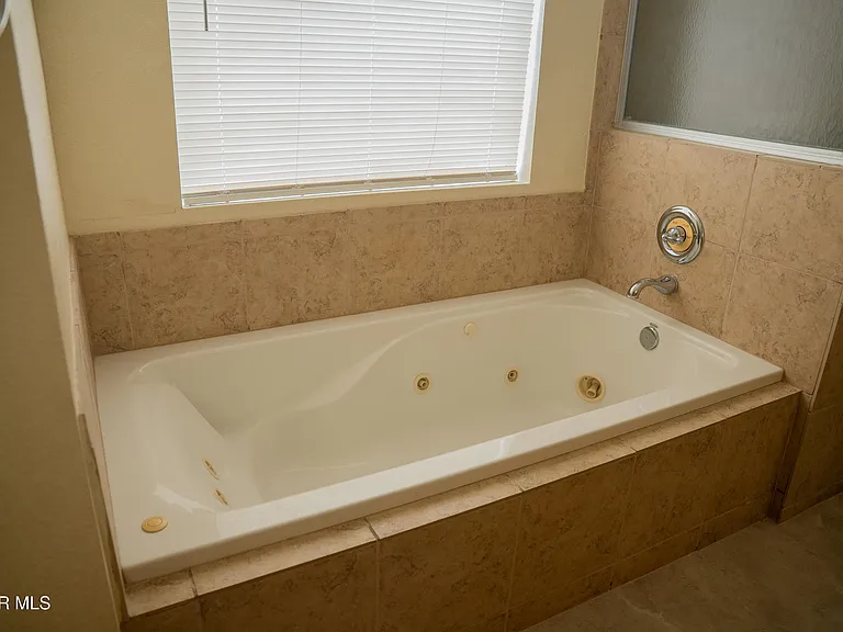 804 Bonnie Ct — Photo 13