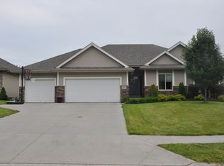 5617 S 165th St, Omaha, NE 68135