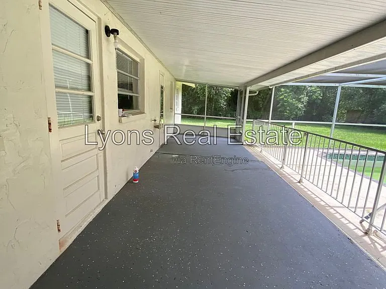 7906 Suncoast Dr — Photo 18