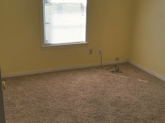 4th image of 504 Wilson St