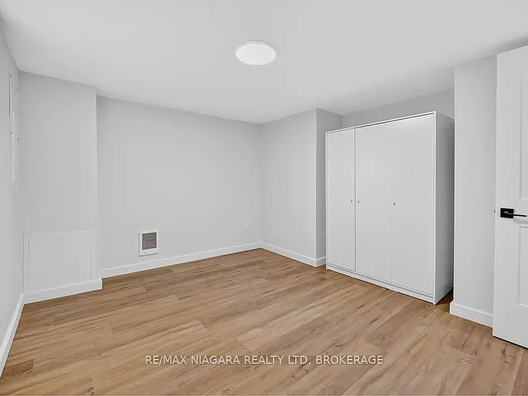 3548 Bond St #LOWER — Photo 10