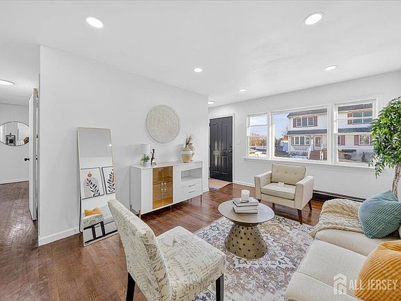 5th image of 2 Olive St